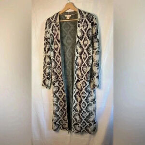 For thee cardigan 🏡‎